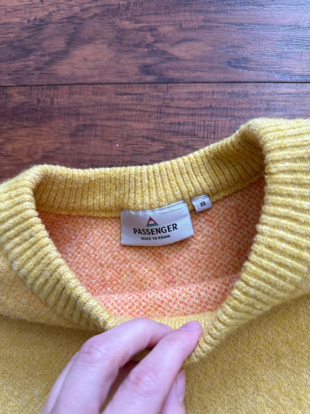 Passenger Women's Vista Knitted Jumper Yellow Mountain Crewneck Sweater | XS - Picture 6 of 7